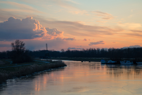 IJzige zonsondergang