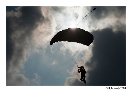 Parachutist