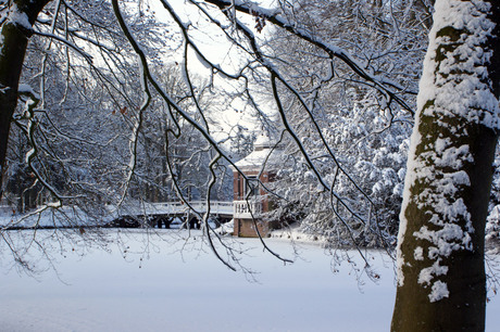 Torentje in de sneeuw