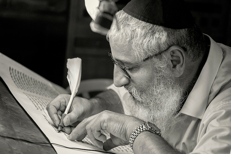 Torah schrijver