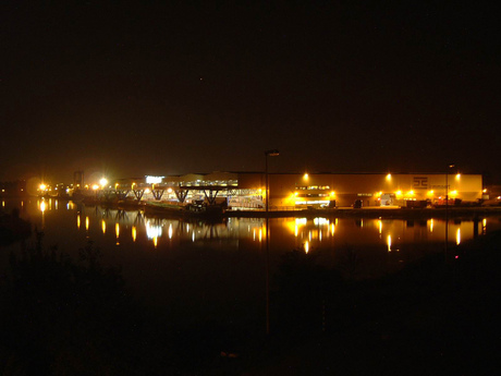 Bedrijf in het donker