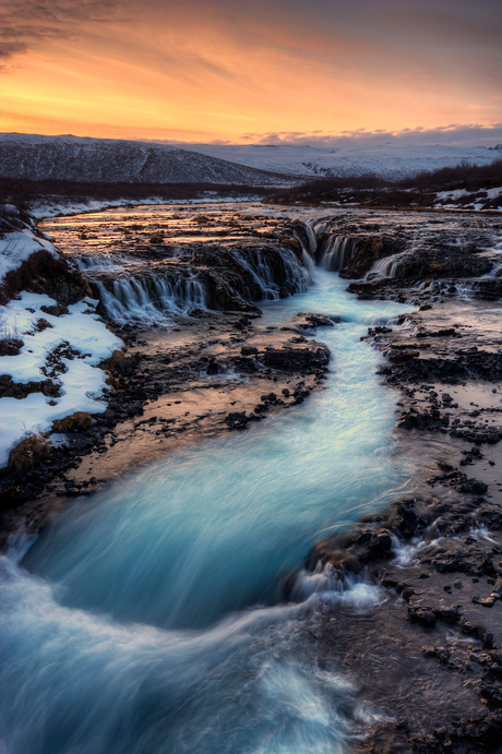 bruarfoss bij zonsondergang