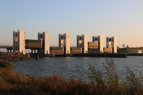 Houtribsluizen bij Markerwaarddijk