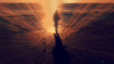 Captured in sunrays - Die dag op het strand...  wat een enthousiasme, mijn zoontje rent mij tegemoet met de lage ondergaande zon in zijn rug... 

Het levert een prachtig - foto door Fotografie-Amanda op 12-06-2016 - deze foto bevat: zon, strand, zee, bewerkt, schaduw, tegenlicht, silhouet, zonlicht, sepia, spotlight