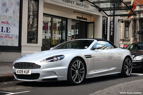 Aston Martin DBS Volante