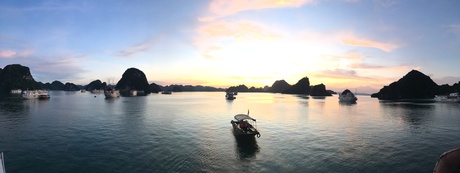 Zonsondergang Ha Long Bay- Vietnam