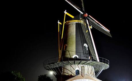 Zie de maan schijnt door de molen