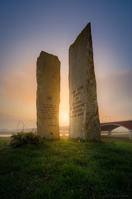 Monument Waaloversteek