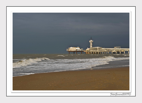 Scheveningen Pier in spotlight