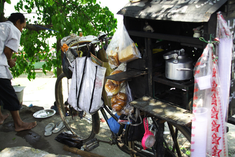 Business on bicycle Guwahati, Assam, India.jpg