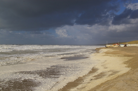 strand bij storm 2