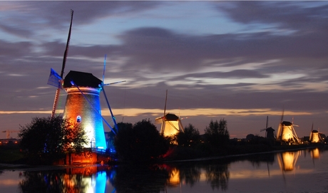 Kinderdijk by night