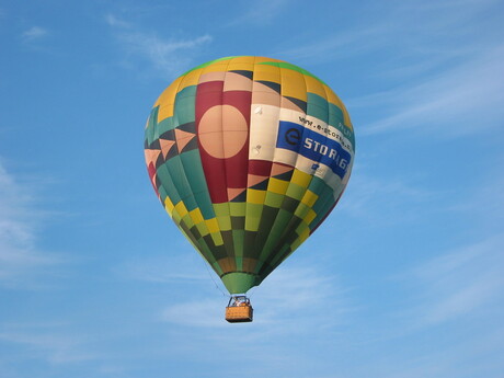 Opstijgende luchtballon