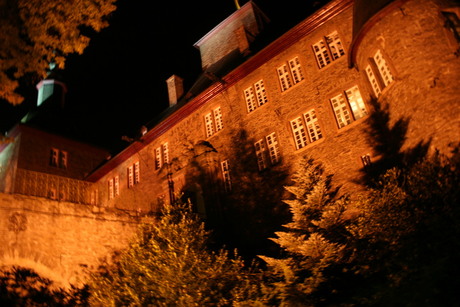 Attendorn - kasteel Schnellenberg by night