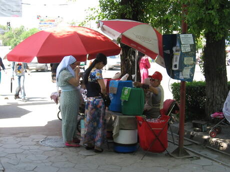 Shoro sellers, Bishkek