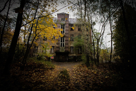 verlaten psychiatrisch ziekenhuis.