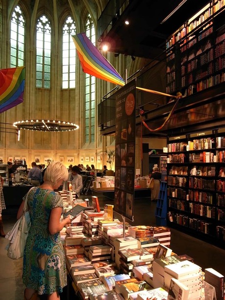 Boekhandel in een kerk