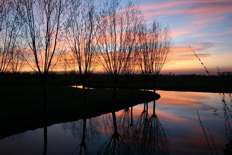 Bij zonsondergang