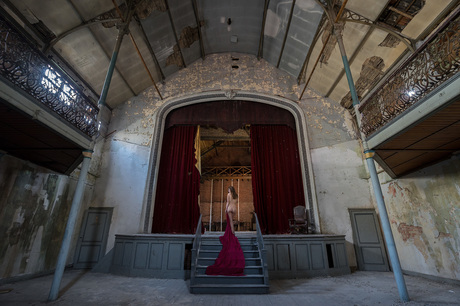 Drop all the theater