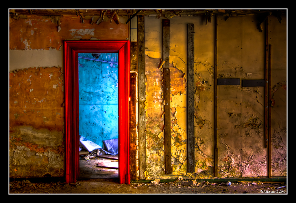 Een open deur intrappen? - dus.... - foto door schnautzi op 08-04-2010 - deze foto bevat: open, deur, verlaten, urbex
