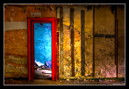 Een open deur intrappen? - dus.... - foto door schnautzi op 08-04-2010 - deze foto bevat: open, deur, verlaten, urbex