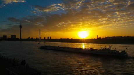 Düsseldorf am Rein