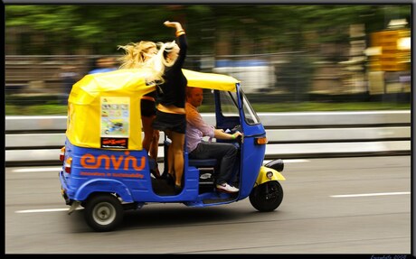 Race tuktuk