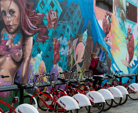 2012-04-05 - Barcelona - Huurfietsen op de Carrer de l'Atlàntida _MG_0914-bewerkt.jpg