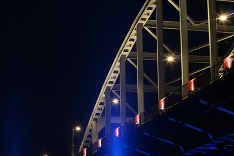 Een brug te ver....