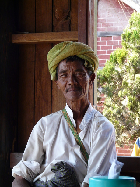 Palaung man