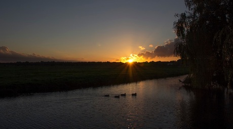 de polder stond in brand