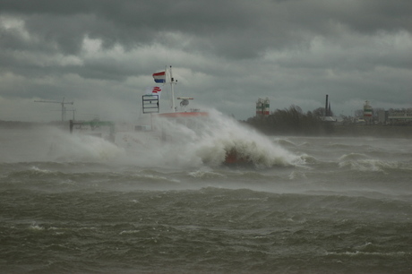 Storm aan de Waal