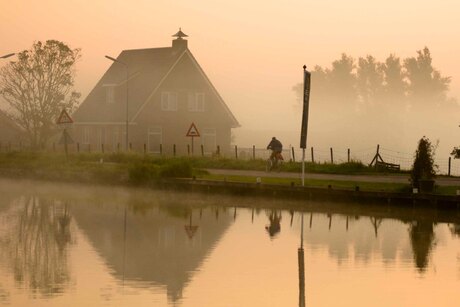 fietser bij zonsopgang