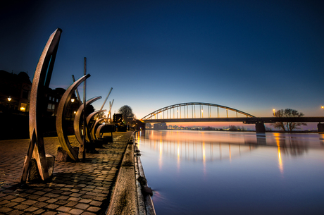 Deventer Wilhelminabrug bij zonsopkomst