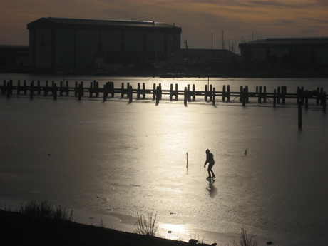 De eenzame schaatser