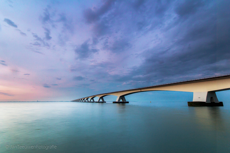 Zeelandbrug in pastels