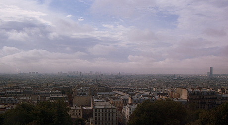 Wolkendek boven Parijs