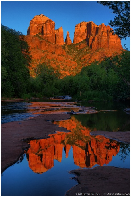 Cathedral Rock reflectie