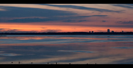 Oranje kleurt de lucht