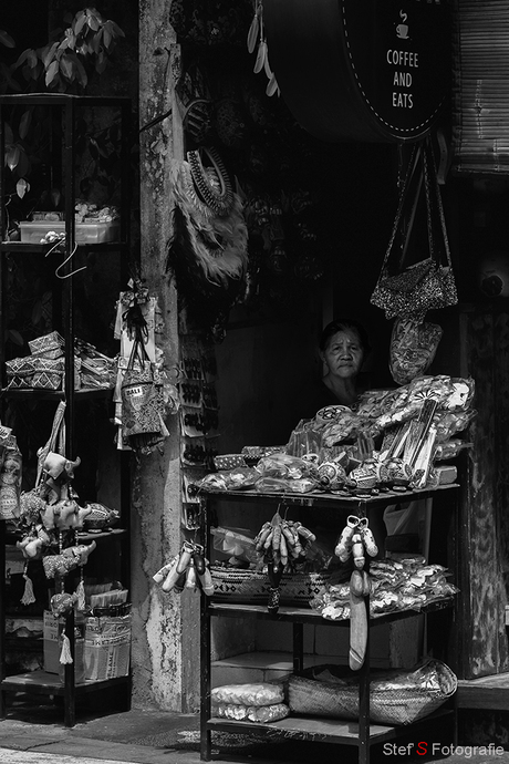 1 "U wanna buy? Only one dollar......."