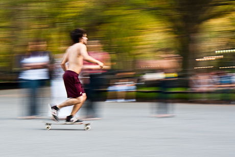 Skateboarding in Central Parc (2)