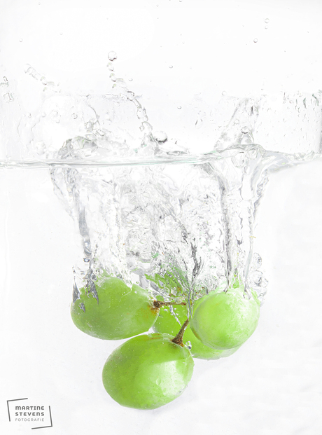 Grapes splash