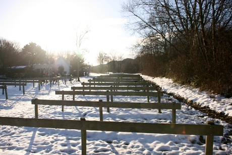 fietsenstalling onderaan de duinen