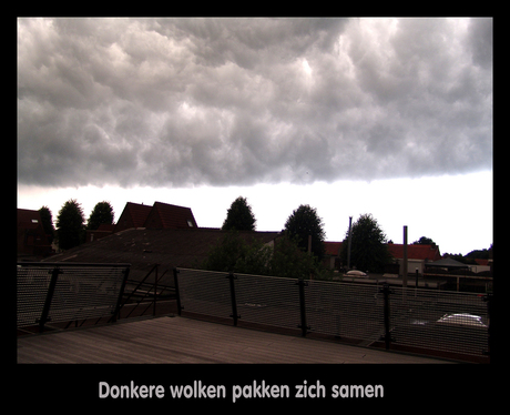 Donkere wolken