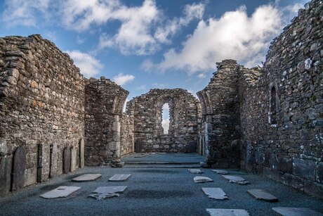 Glendalough, ruine van een oude kerk