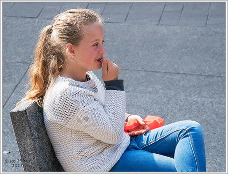 Nageltjes bijten.