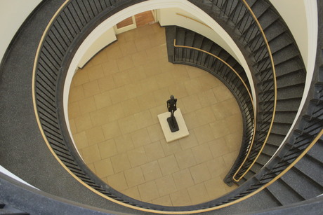 Giacometti in trappenhuis Berggruen Museum