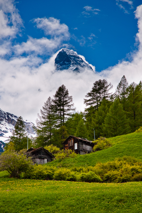 Matterhorn doemt op uit wolken