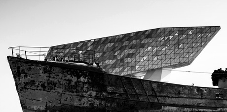 Havenkantoor Antwerpen: Een schip op een schip