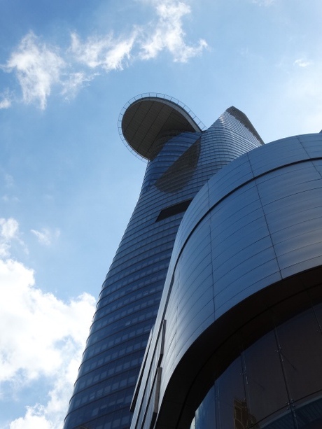 Helicopter landing platform